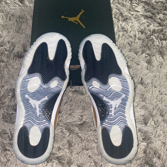 Jordan 11 retro low gold deadstock - Picture 3 of 6